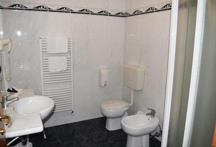 Otel El Salvador Frontemare Piscina Riscaldata