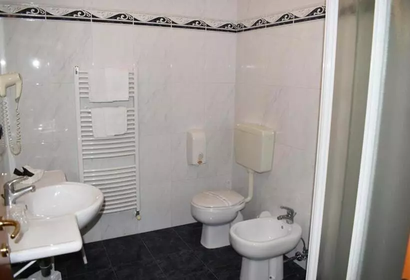 هتل El Salvador Frontemare Piscina Riscaldata