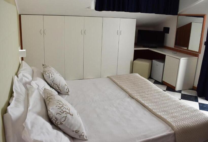 Otel El Salvador Frontemare Piscina Riscaldata