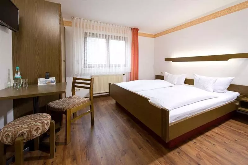 בית מלון כפרי Ellenzer Goldbaumchen