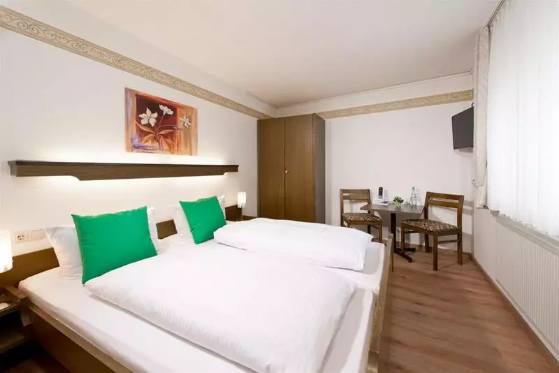 בית מלון כפרי Ellenzer Goldbaumchen