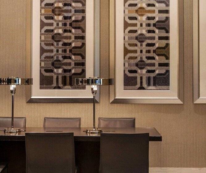 בית מלון כפרי Sheraton Charlotte