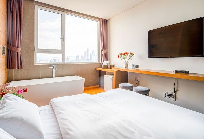 Hotel The Designers Hongdae