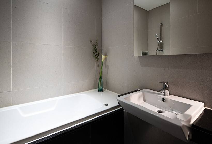 Hotel The Designers Hongdae