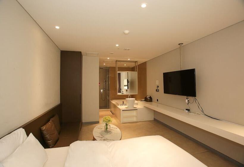 Hotel The Designers Hongdae