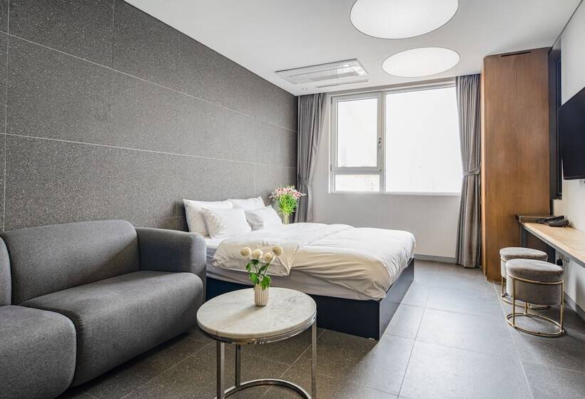 Hotel The Designers Hongdae