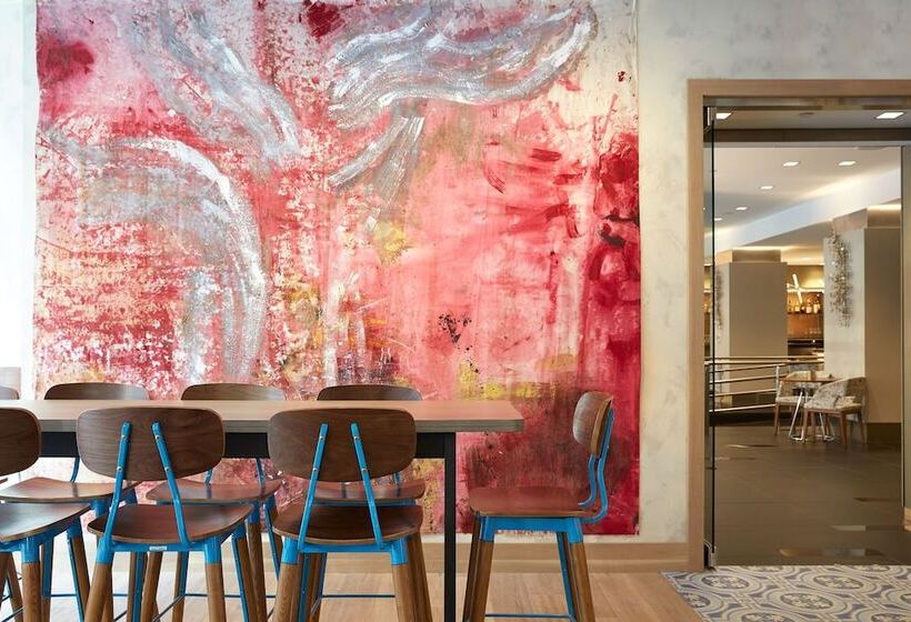 The Godfrey Hotel Boston