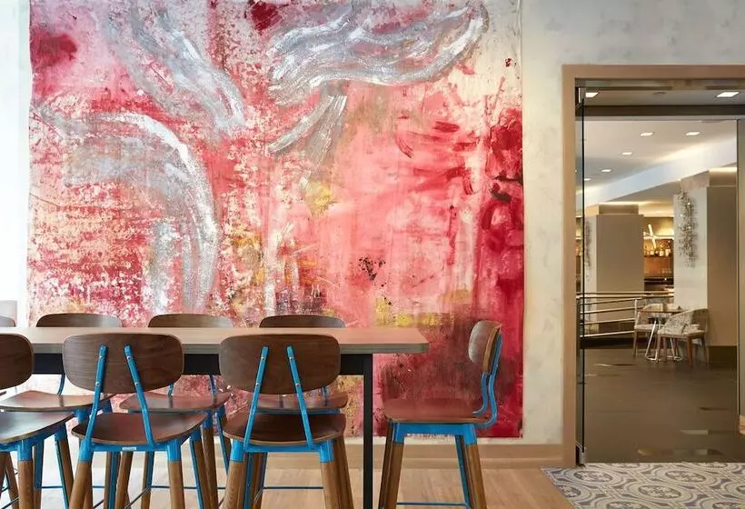 The Godfrey Hotel Boston