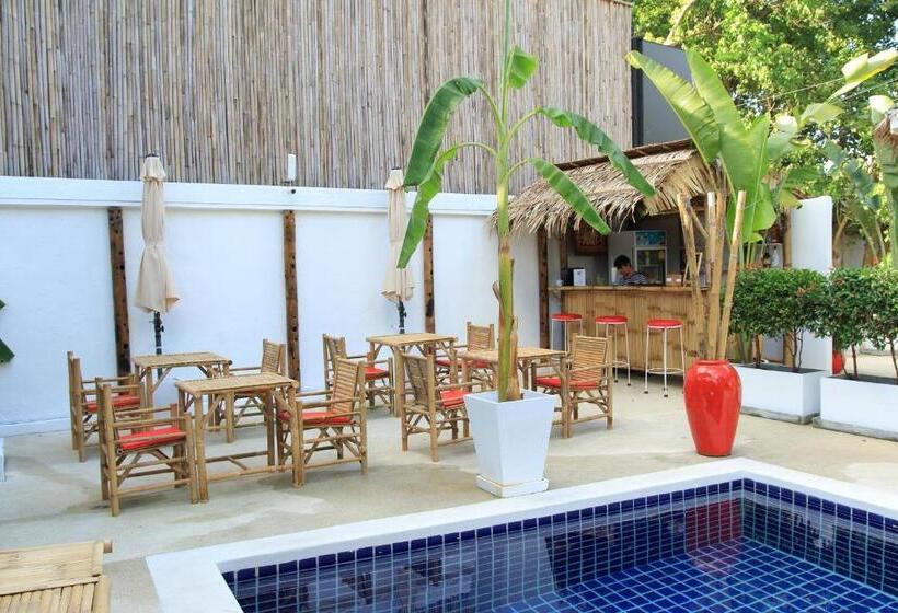 호텔 The White Cottage