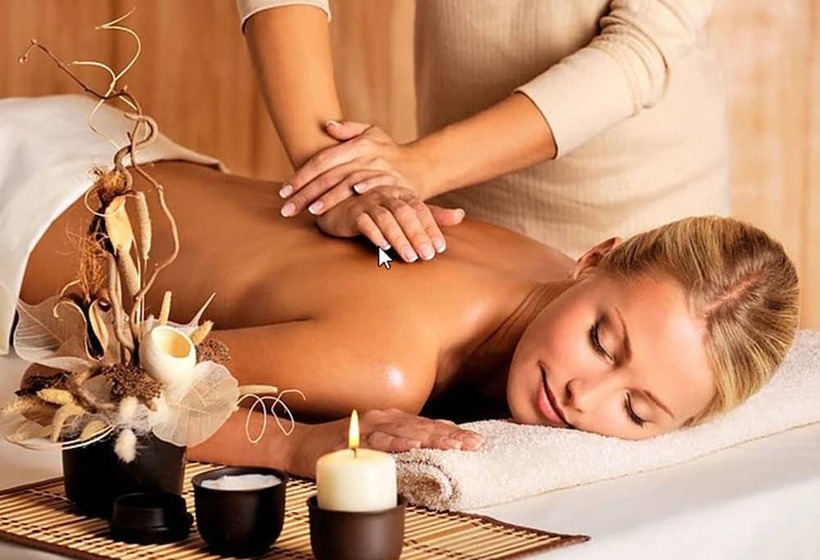 בית מלון כפרי The Windmill Phuket