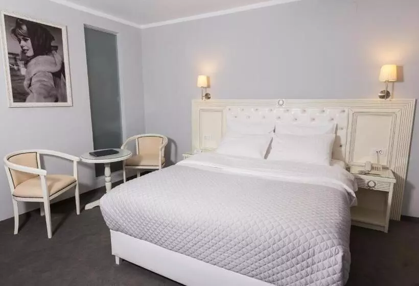 هتل Vila Cornelia