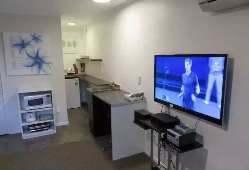 מוטל Mcwilliam Apartments