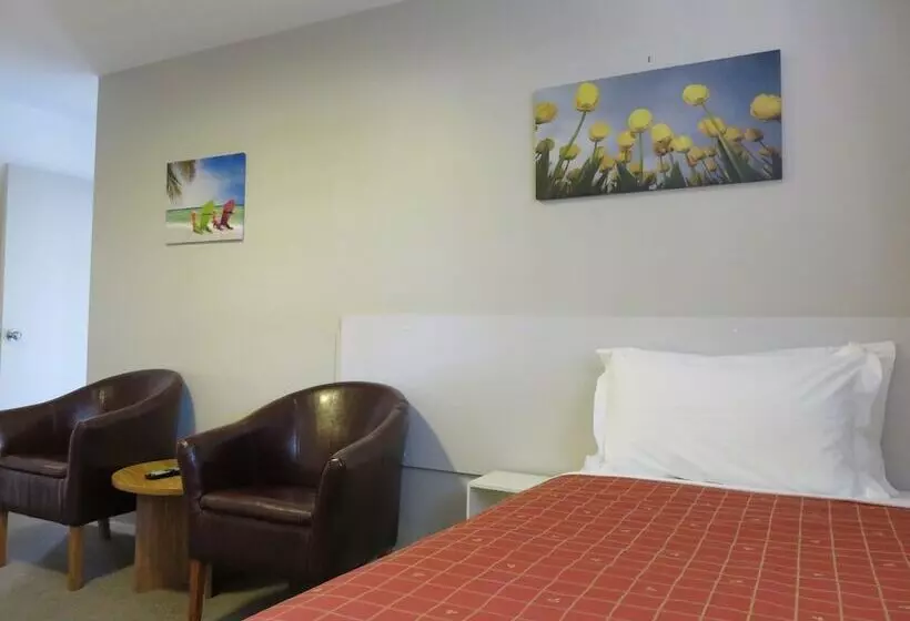 מוטל Mcwilliam Apartments