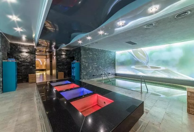 Sky Blue Hotel & Spa