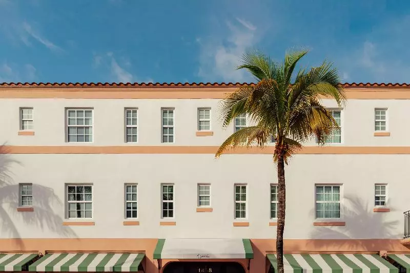 هتل Esmé Miami Beach