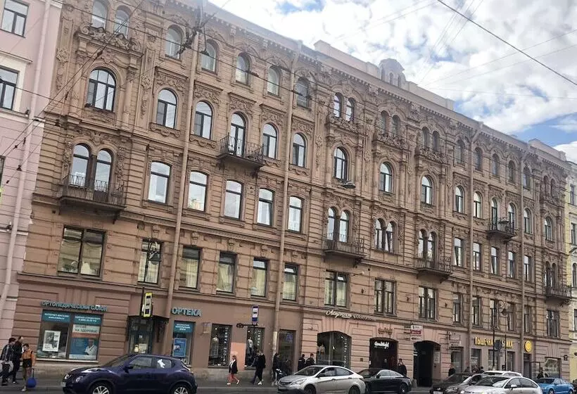 هتل Liteyniy Dvor