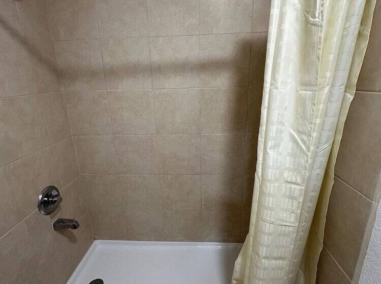 모텔 Desert Sands Inn & Suites