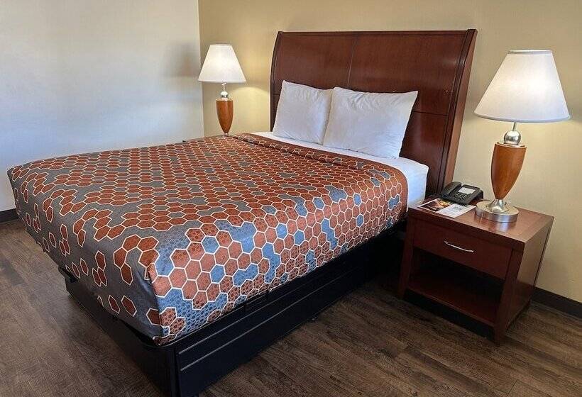 汽车旅馆  Desert Sands Inn & Suites