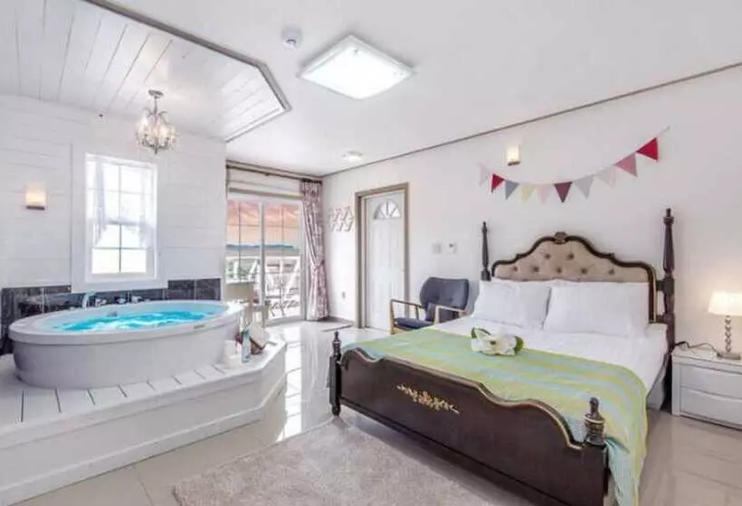 Seonjaedo Secret Spa Pension