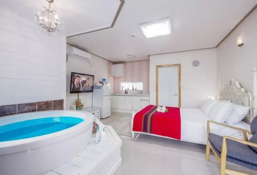 Seonjaedo Secret Spa Pension