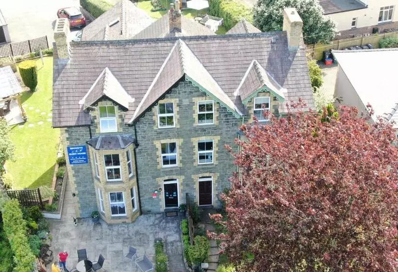 تختخواب و صبحانه Bronwye Guest House