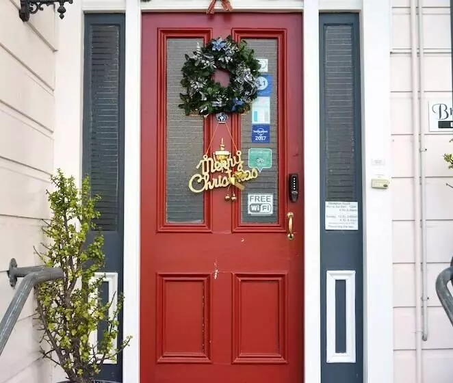 Braemar House B&b And Yha Hostel