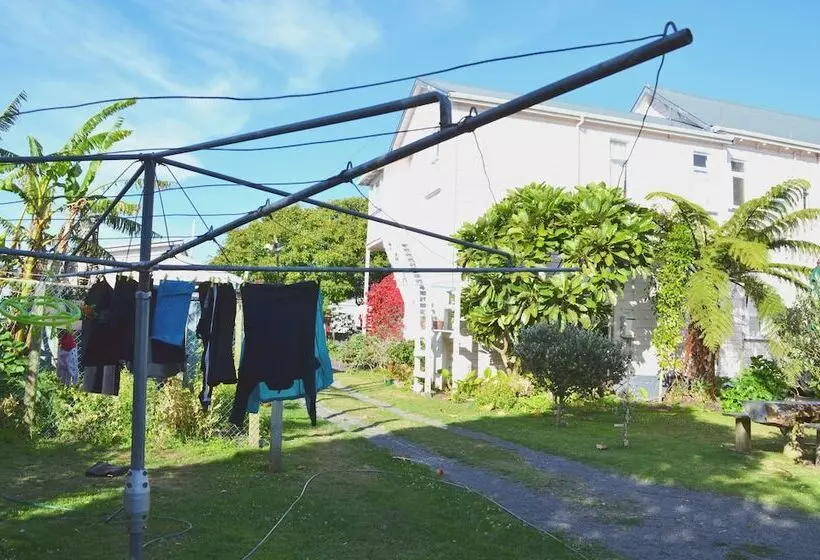 Braemar House B&b And Yha Hostel