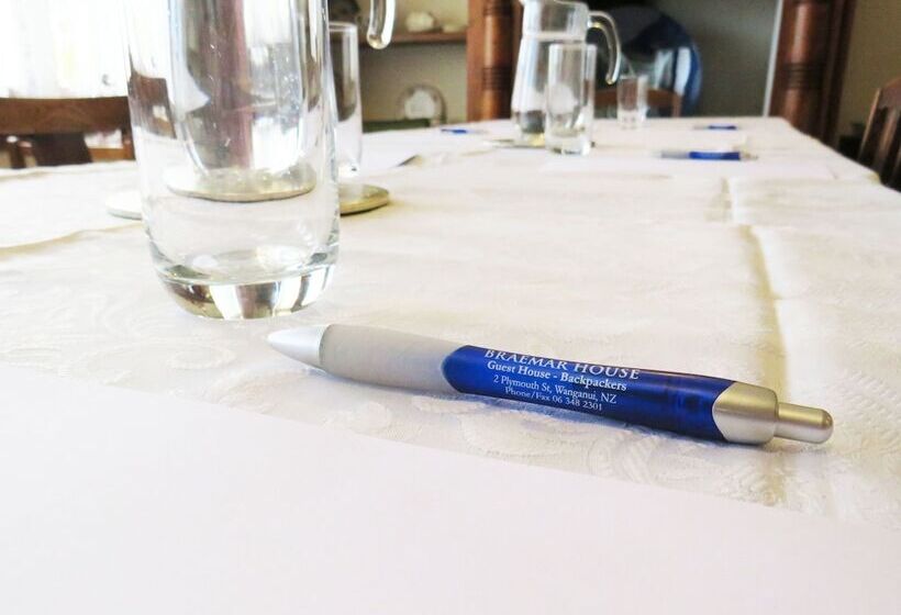 Braemar House B&b And Yha Hostel