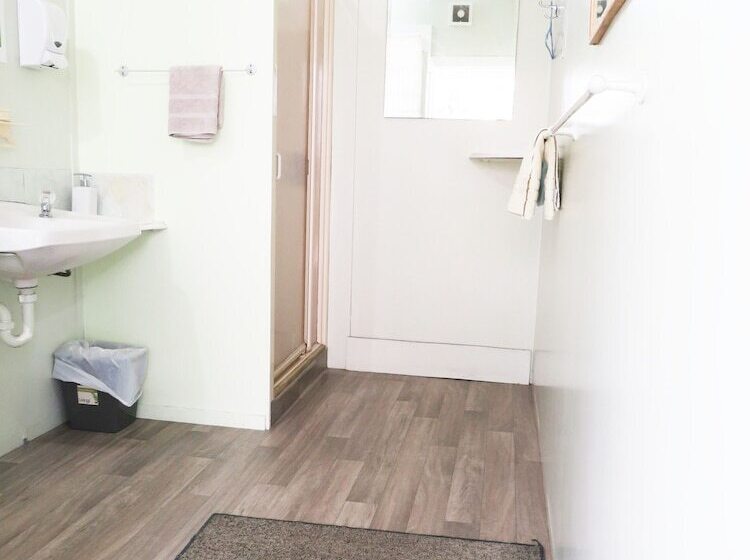 Braemar House B&b And Yha Hostel