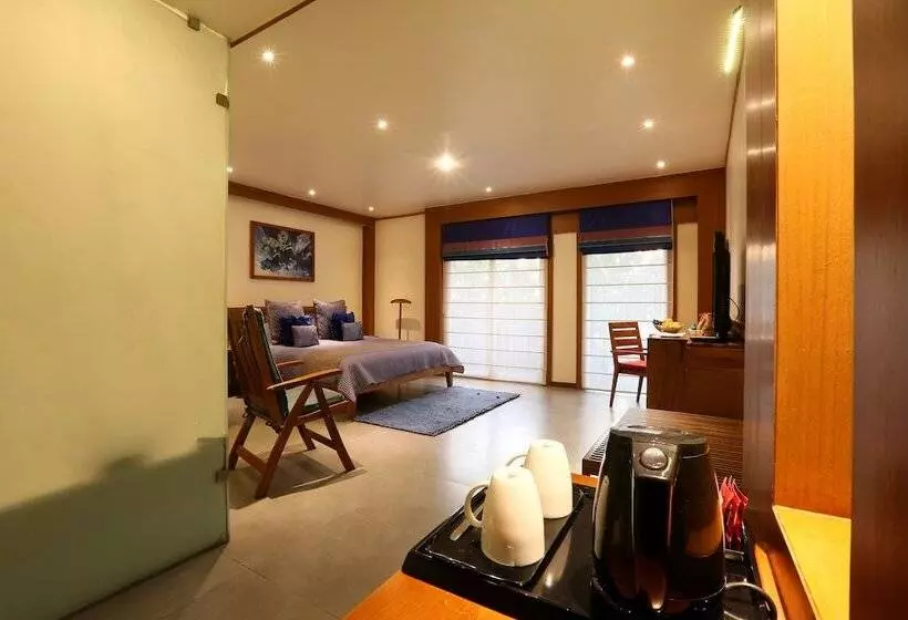 Отель Brys Caves