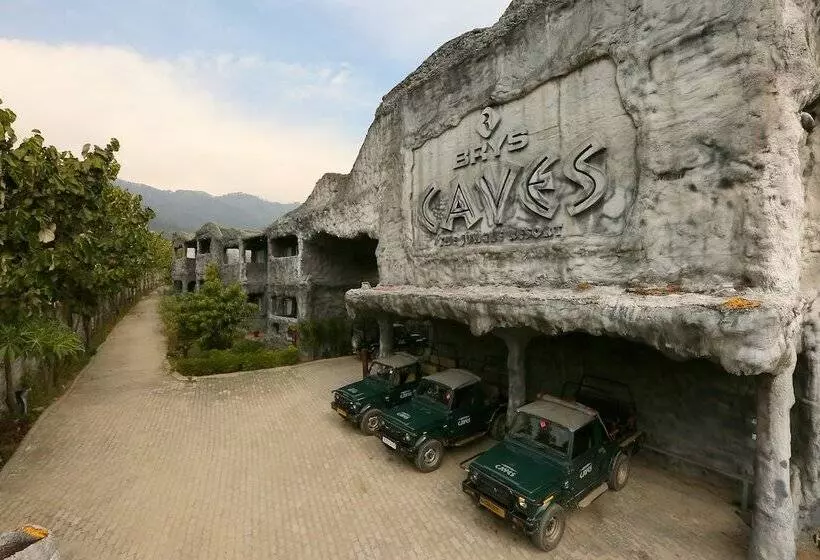 Отель Brys Caves