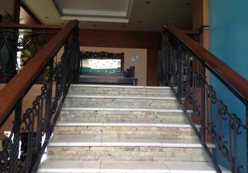 هتل Century Plaza