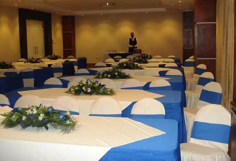 هتل Century Plaza