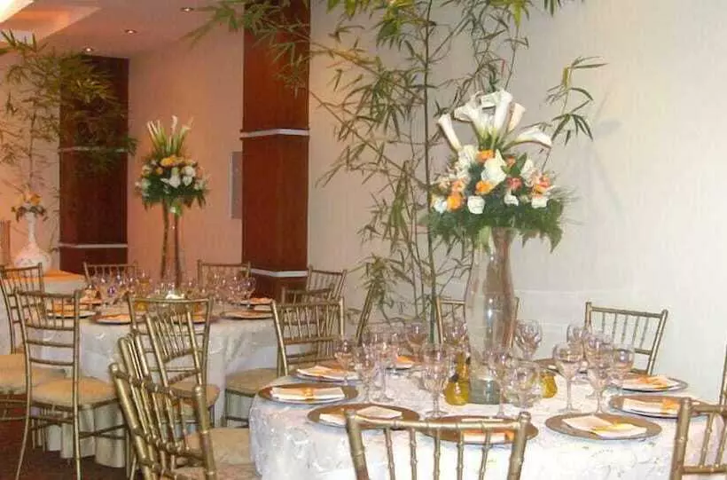 هتل Century Plaza