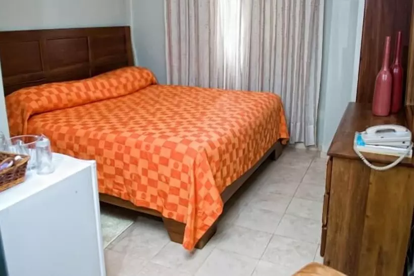 هتل Century Plaza