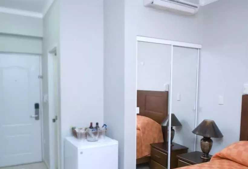 هتل Century Plaza