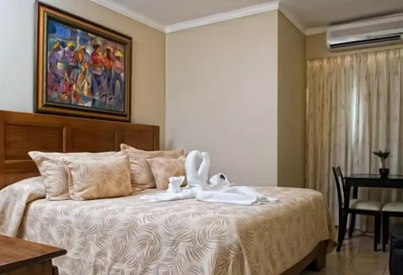 هتل Century Plaza