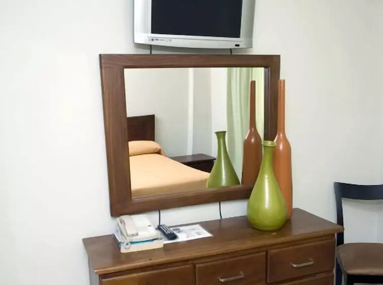 هتل Century Plaza