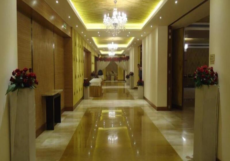 فندق Country Inn & Suites By Radisson Meerut