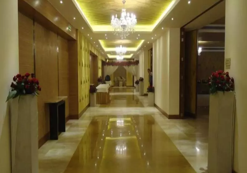 Szálloda Country Inn & Suites By Radisson Meerut