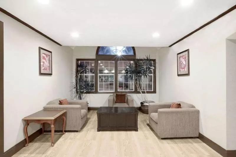 ホテル Days Inn and Suites Sugar Land Stafford