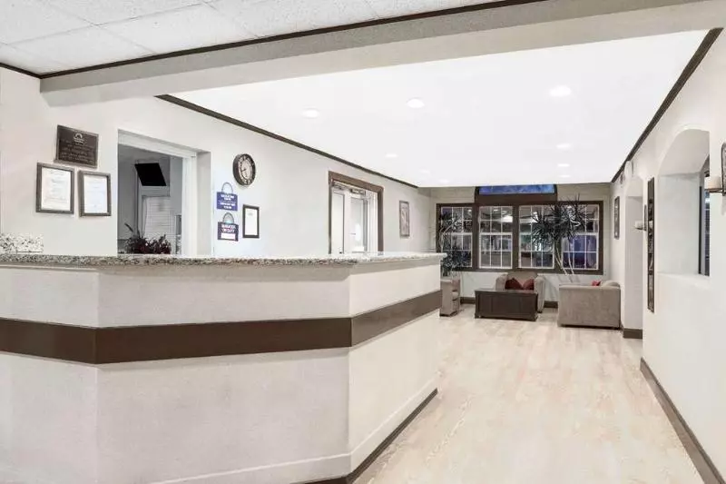 ホテル Days Inn and Suites Sugar Land Stafford