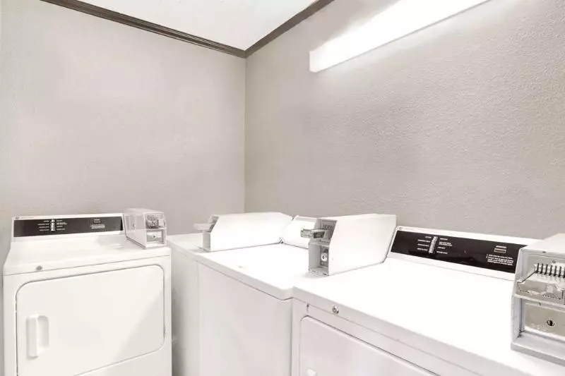 ホテル Days Inn and Suites Sugar Land Stafford