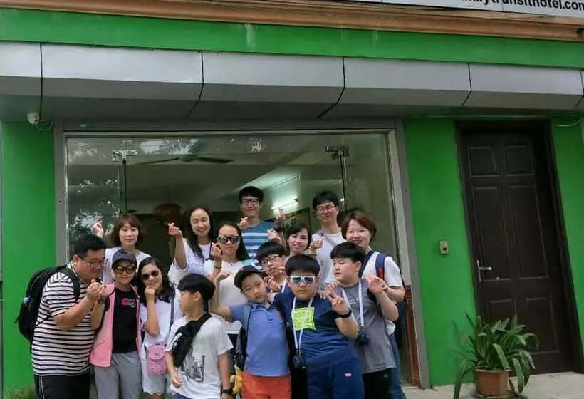 هتل Family Transit