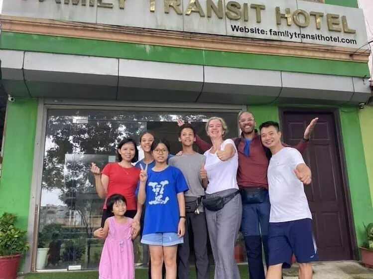 هتل Family Transit