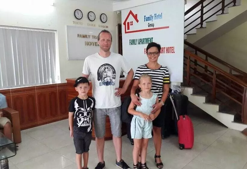 هتل Family Transit