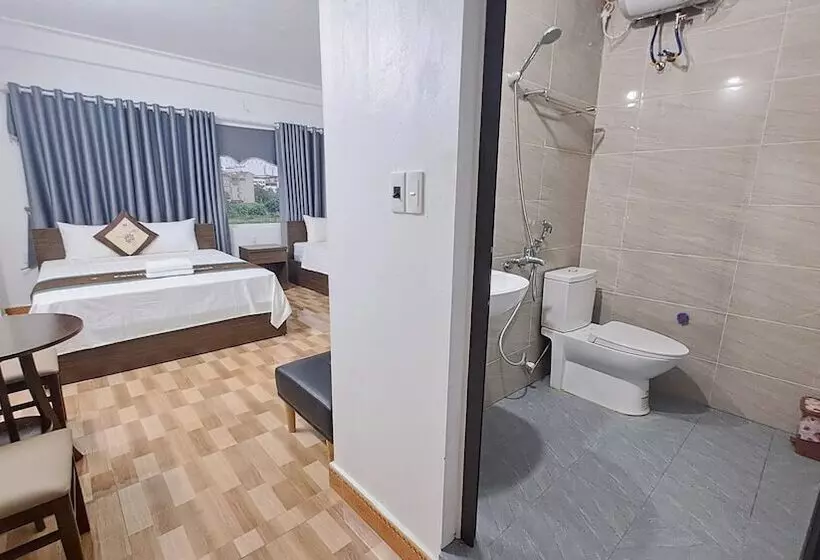 هتل Family Transit