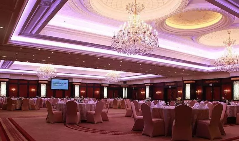 هتل Helnan Landmark