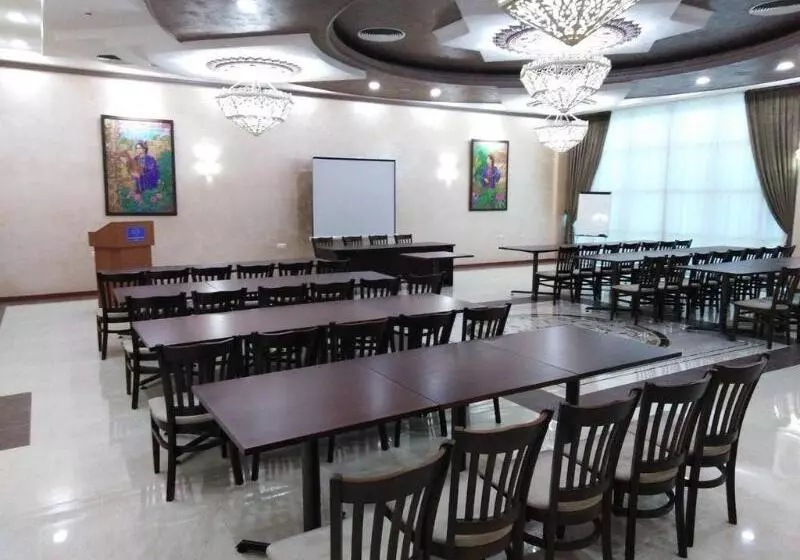 هتل Khorezm Palace