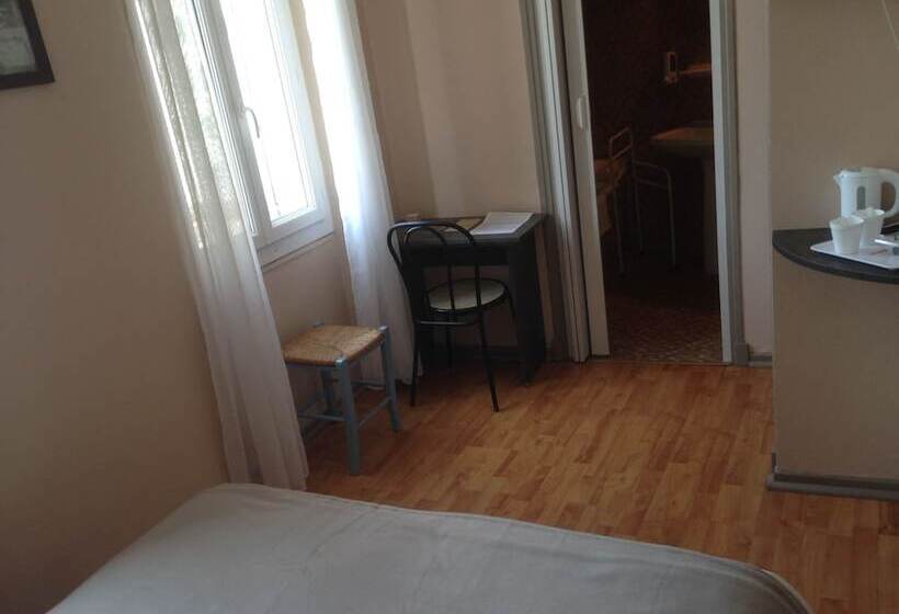 فندق Le Rochegude